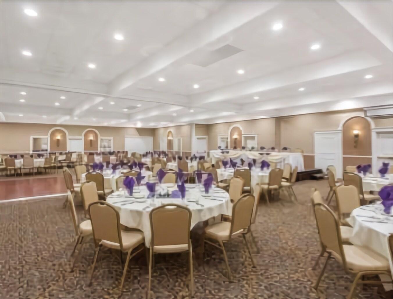 Ramada By Wyndham Fresno North Hotel Ngoại thất bức ảnh