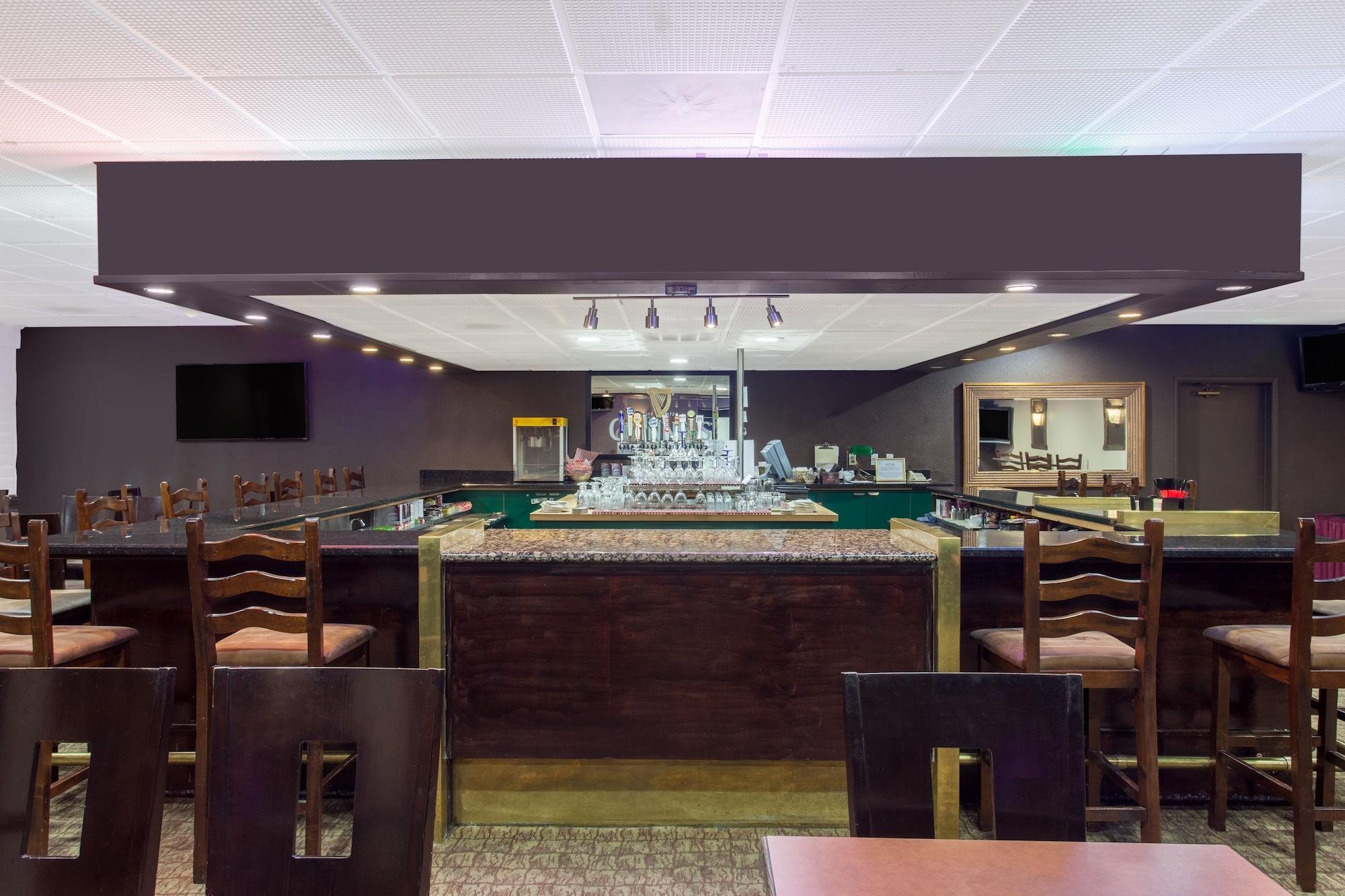 Ramada By Wyndham Fresno North Hotel Ngoại thất bức ảnh