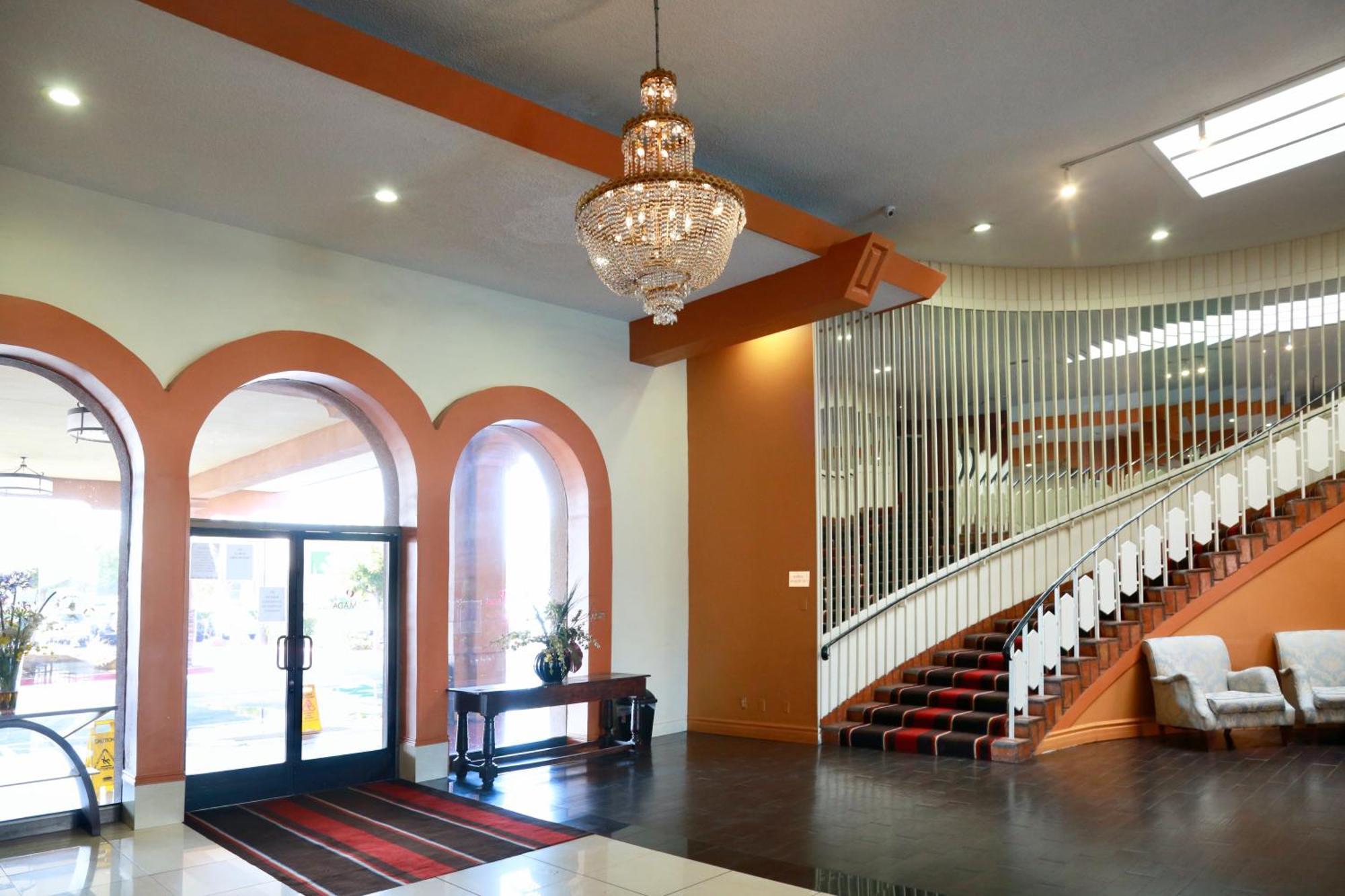 Ramada By Wyndham Fresno North Hotel Ngoại thất bức ảnh