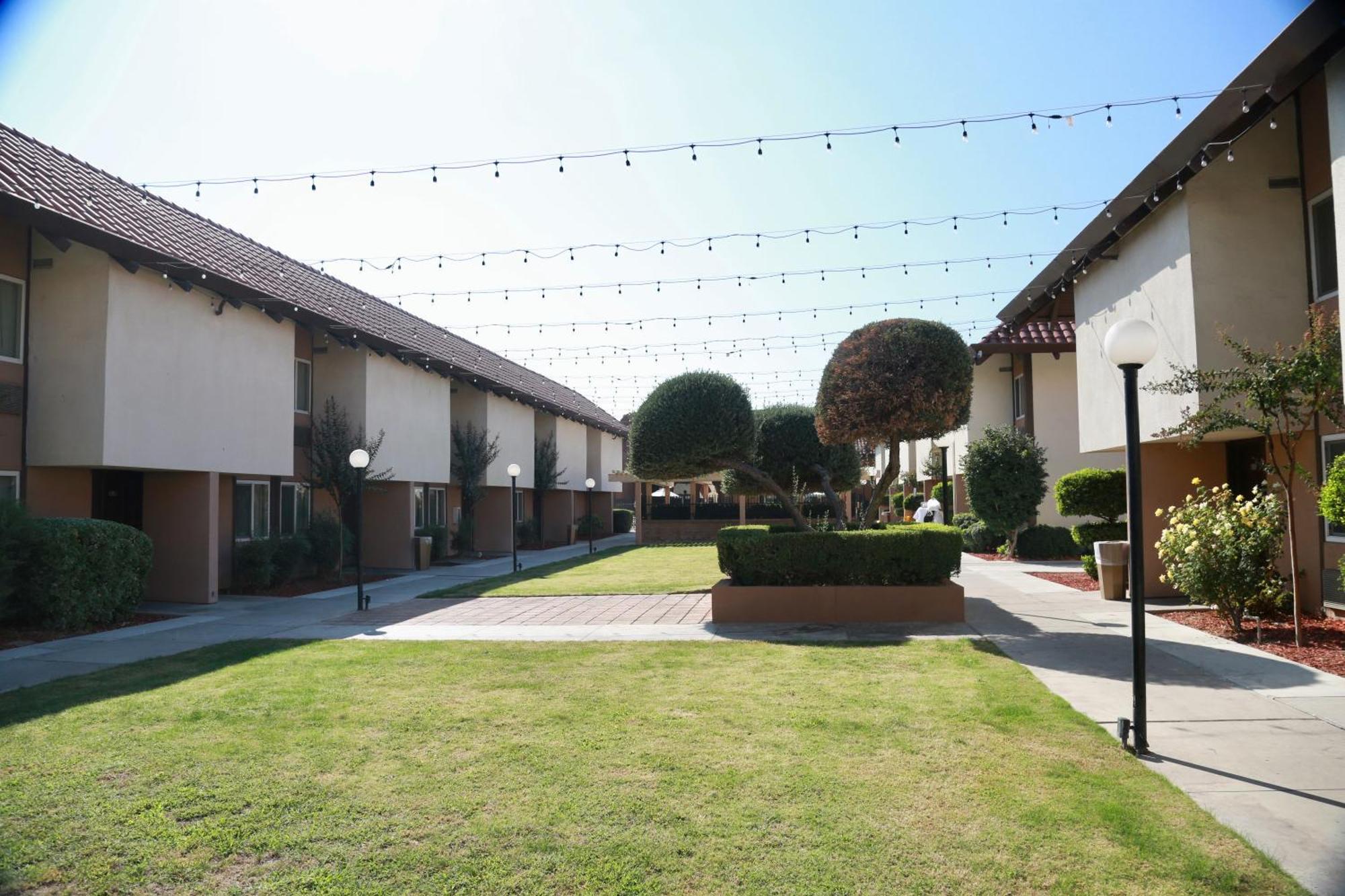 Ramada By Wyndham Fresno North Hotel Ngoại thất bức ảnh