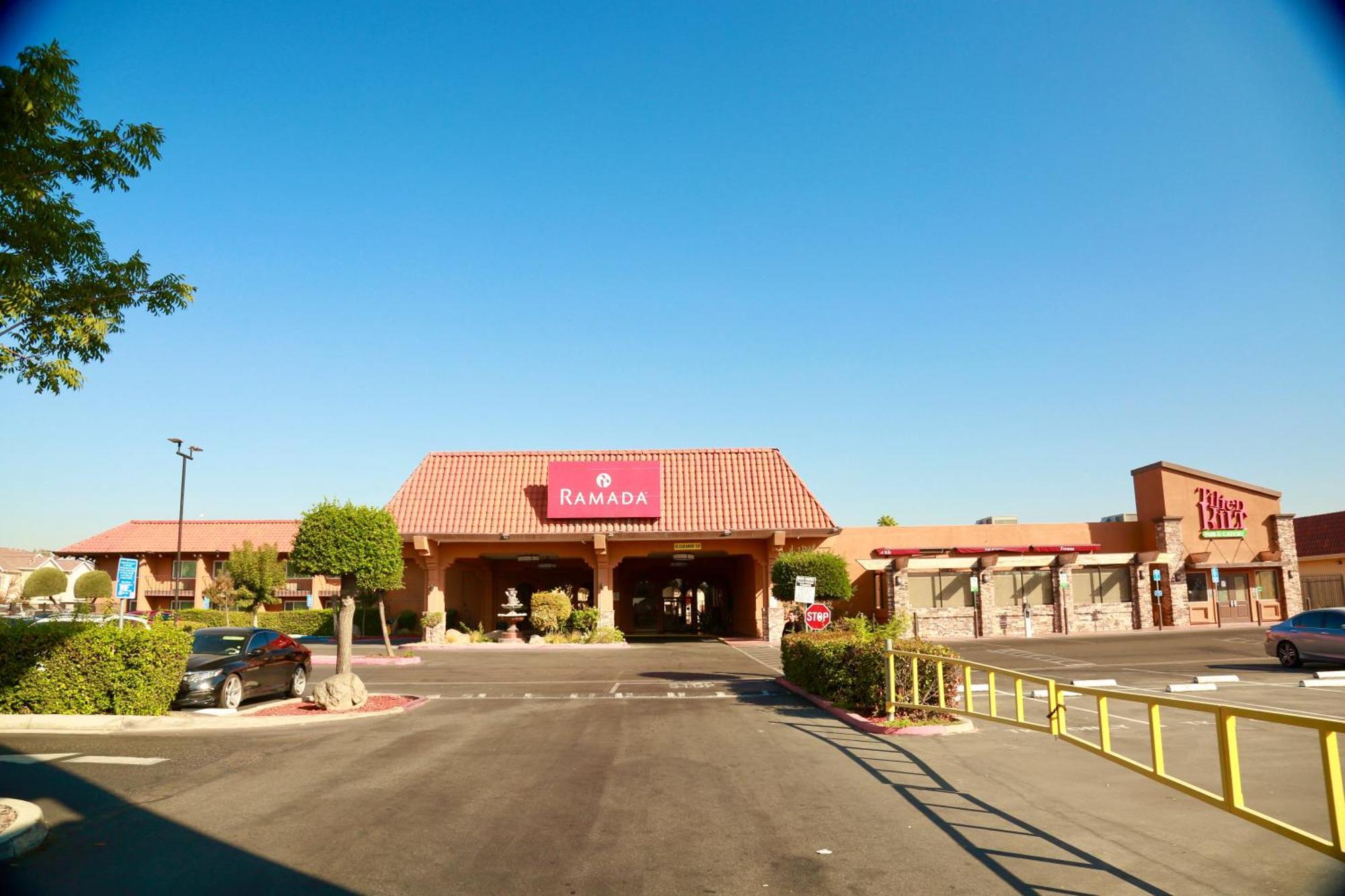 Ramada By Wyndham Fresno North Hotel Ngoại thất bức ảnh