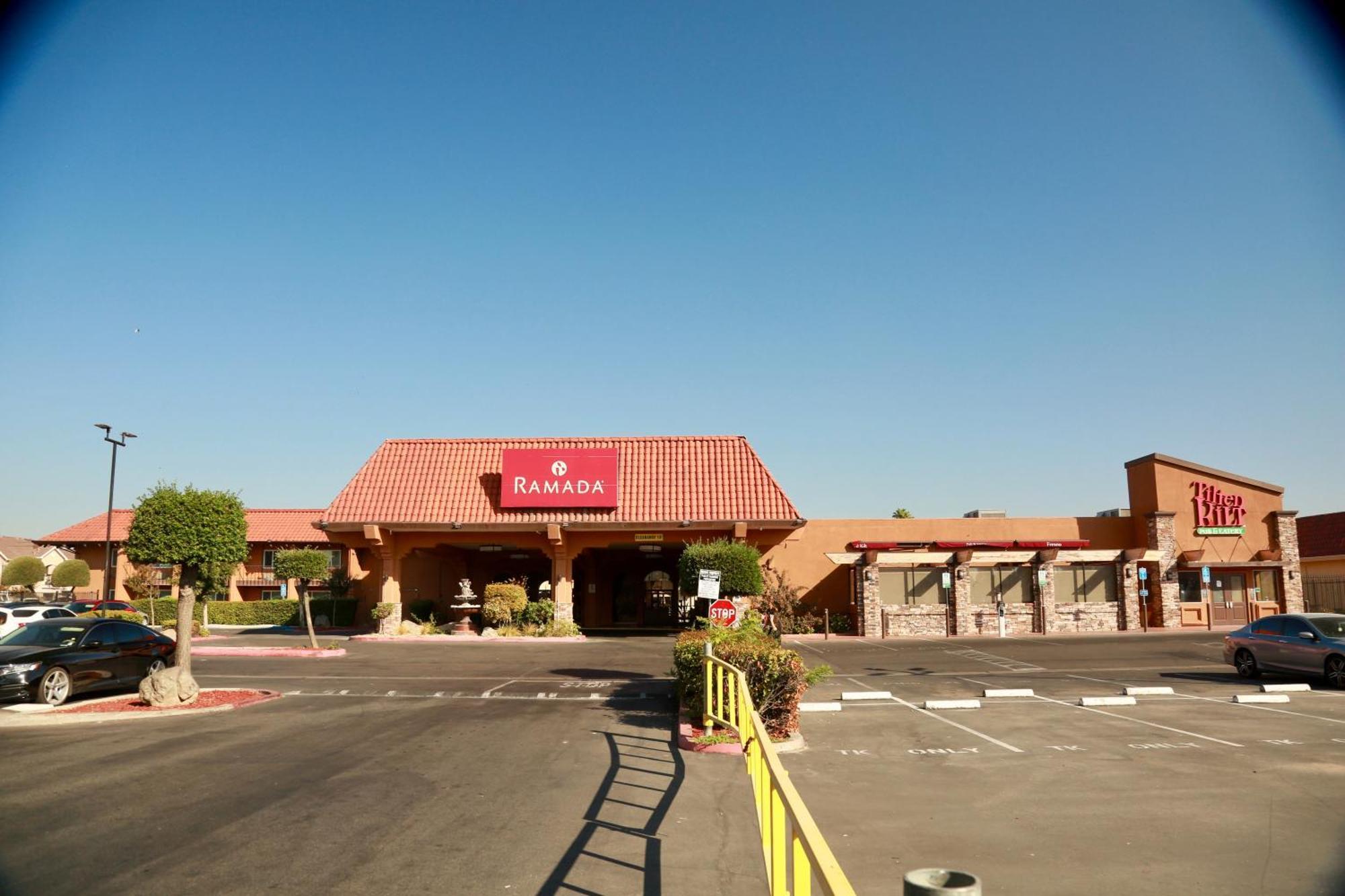 Ramada By Wyndham Fresno North Hotel Ngoại thất bức ảnh
