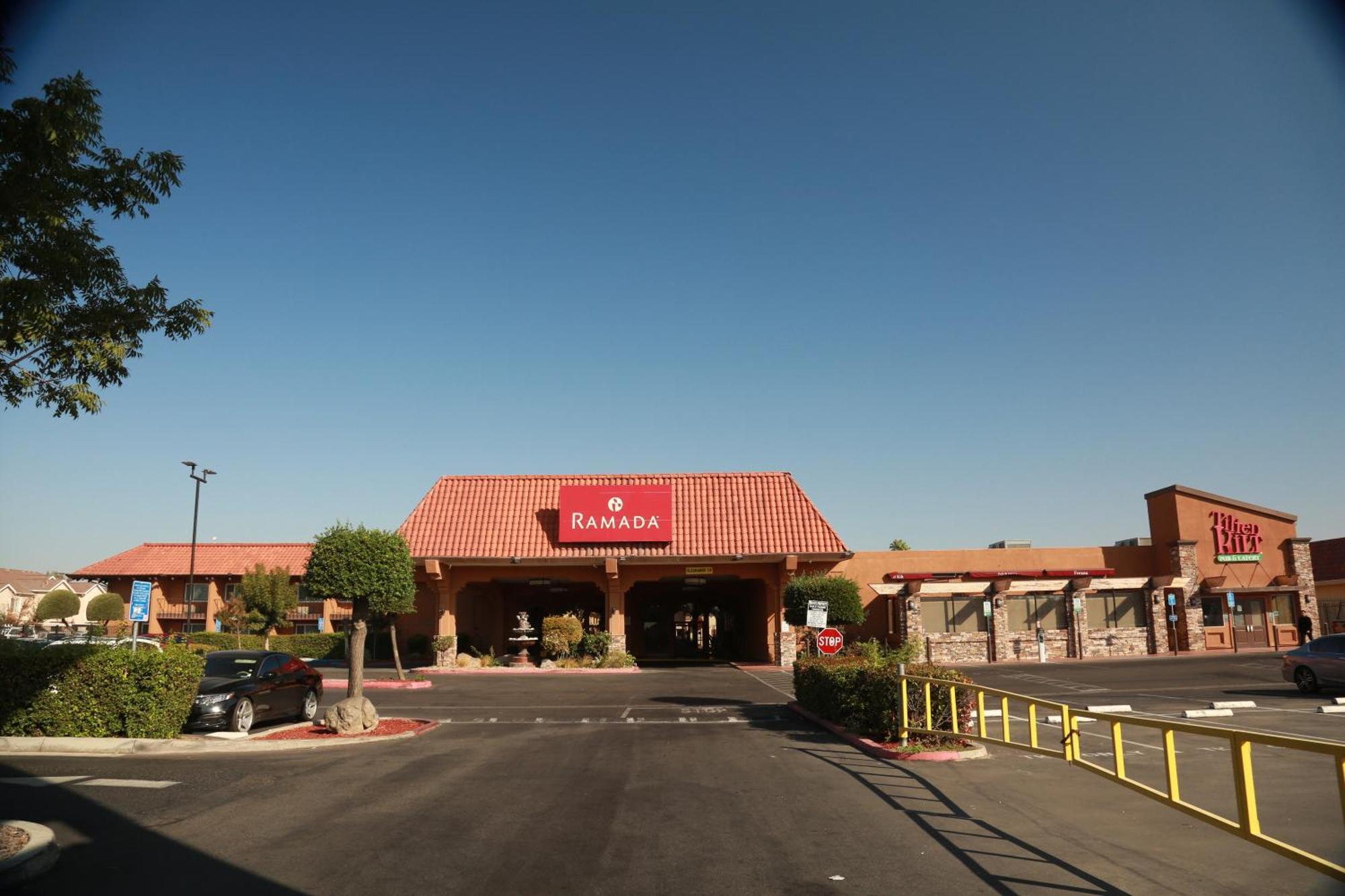 Ramada By Wyndham Fresno North Hotel Ngoại thất bức ảnh