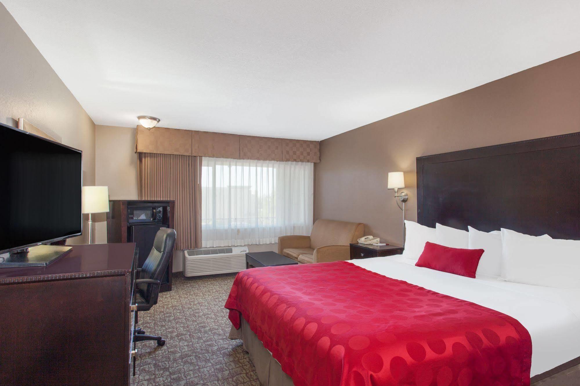 Ramada By Wyndham Fresno North Hotel Ngoại thất bức ảnh